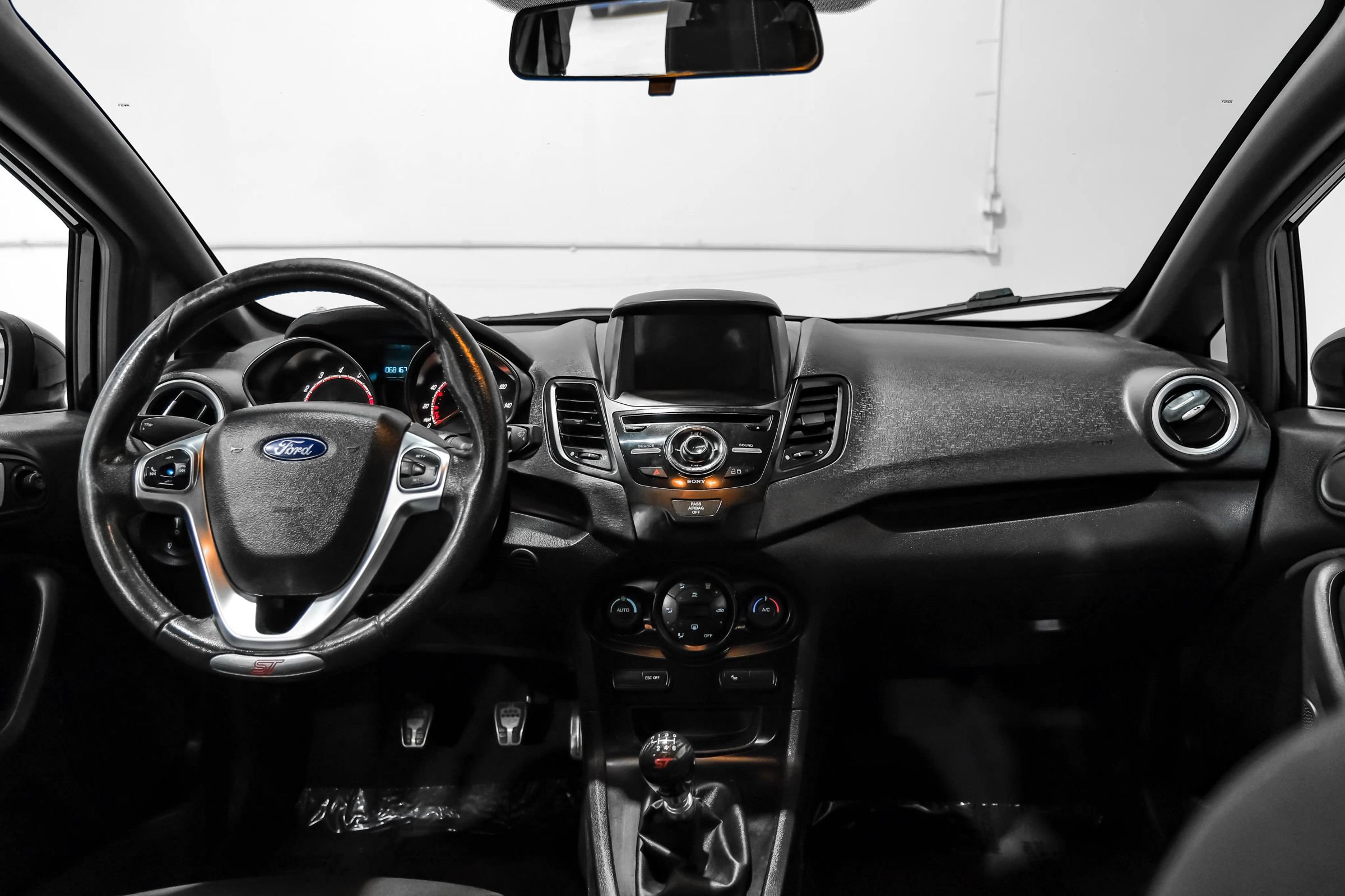 Used 2017 Ford Fiesta ST FWD image 15