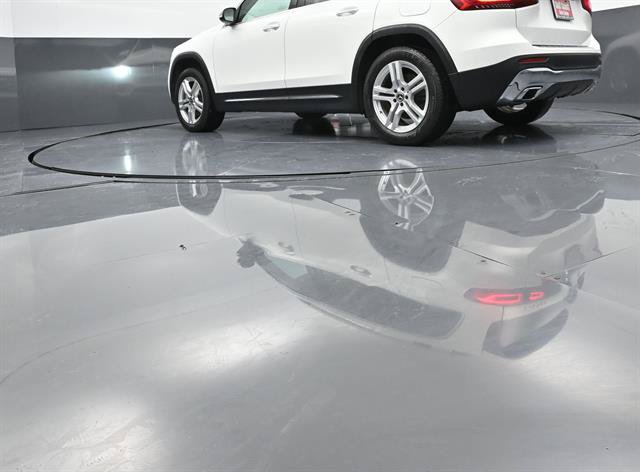 Used 2023 Mercedes-Benz GLB 250 w/ Premium Package image 29