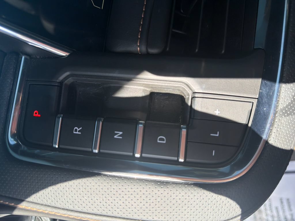 Used 2024 GMC Yukon XL AT4 w/ AT4 Premium Package AWD/4WD image 24