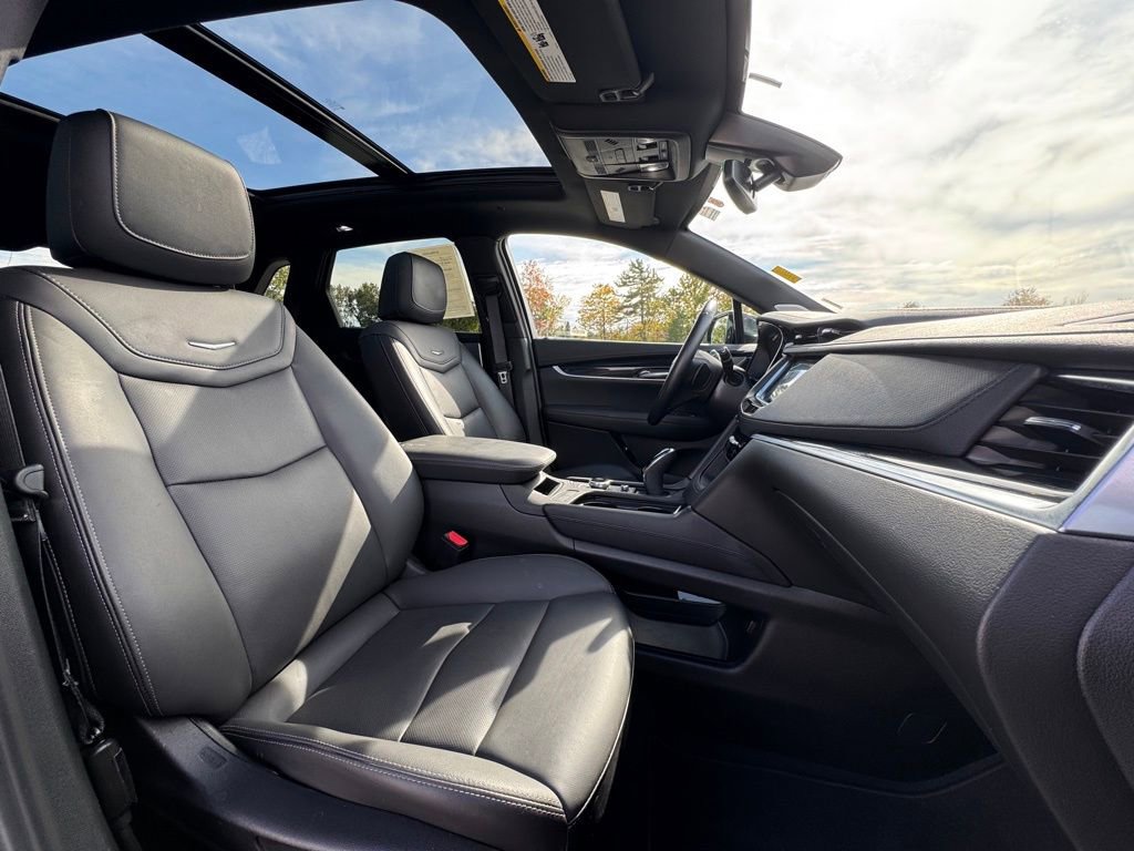 Used 2025 Cadillac XT5 Premium Luxury image 24