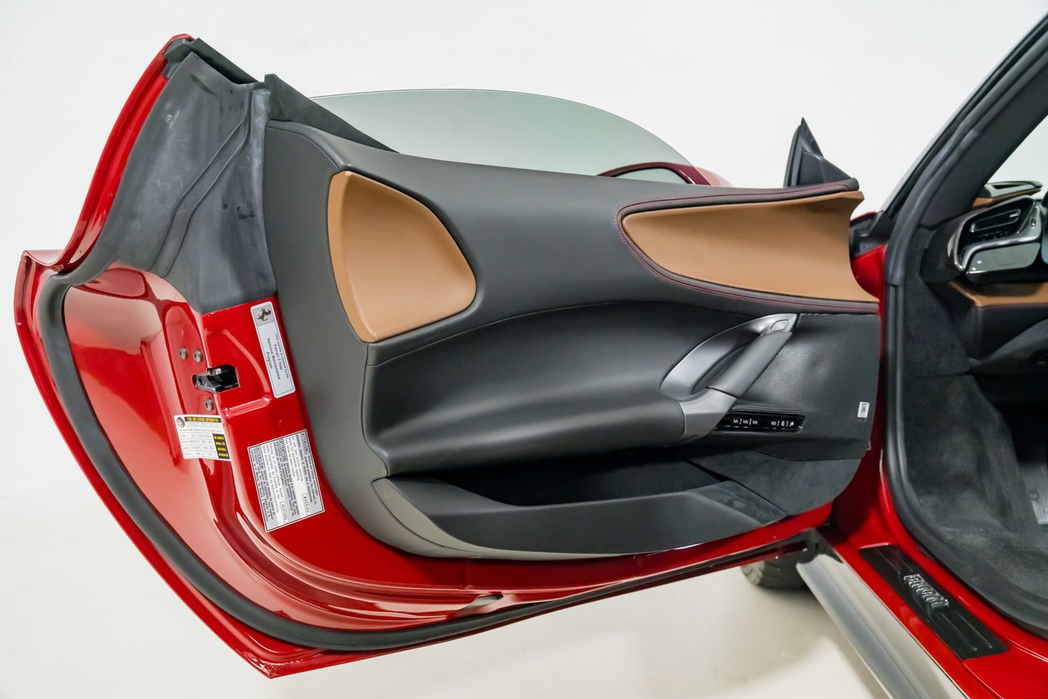 Used 2023 Ferrari SF90 Spider AWD/4WD image 26