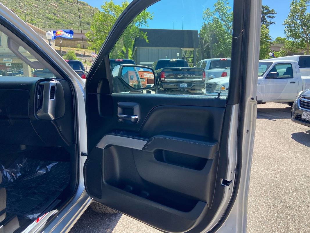 Used 2018 Chevrolet Silverado 1500 LT w/ All Star Edition AWD/4WD image 26