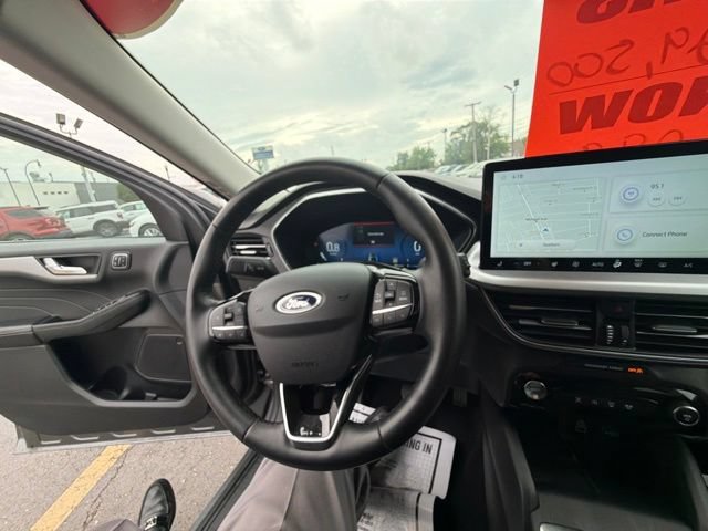 Certified 2025 Ford Escape Platinum AWD/4WD image 34