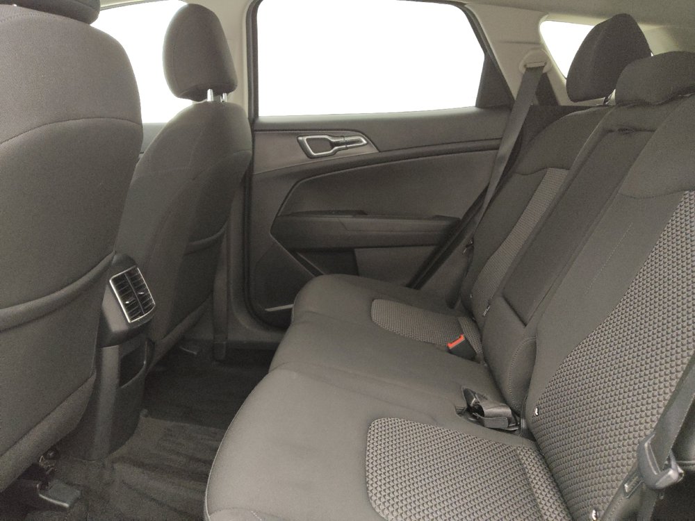 Used 2023 Kia Sportage LX image 18