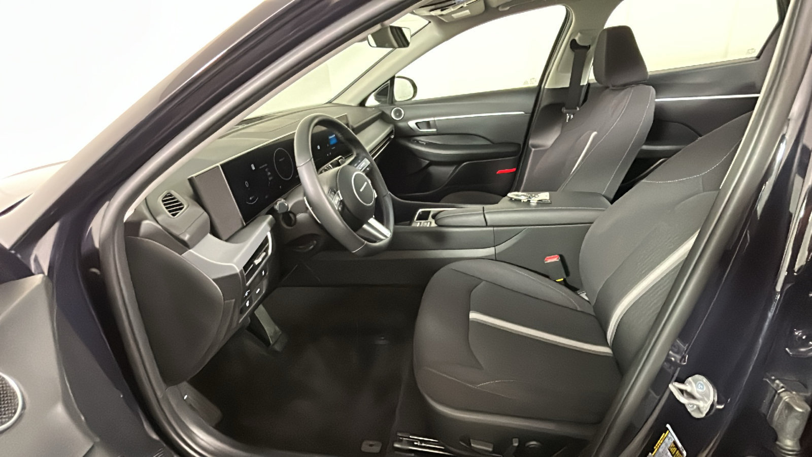 Used 2025 Hyundai Sonata SEL FWD image 14