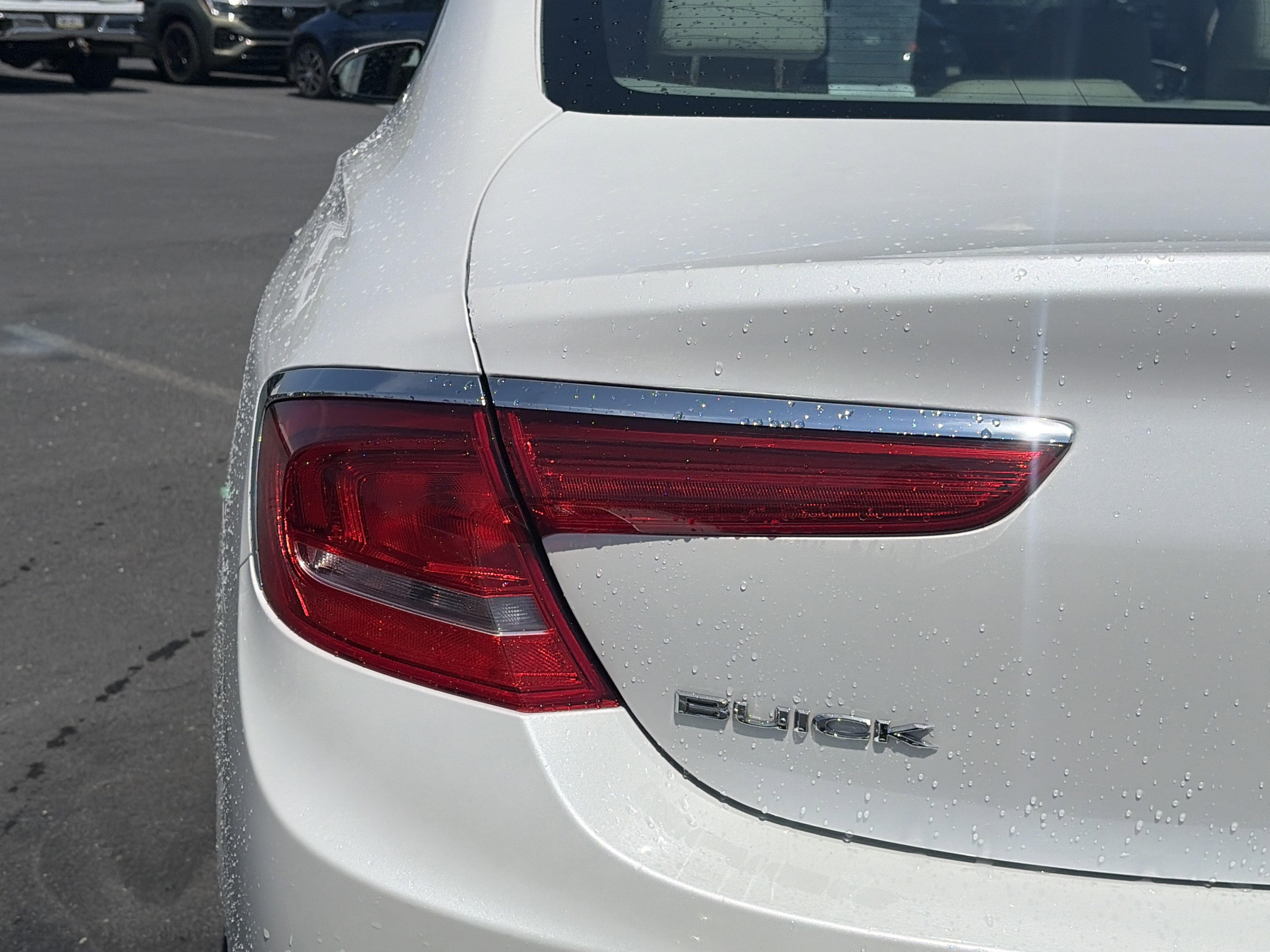 Used 2017 Buick LaCrosse Premium image 18