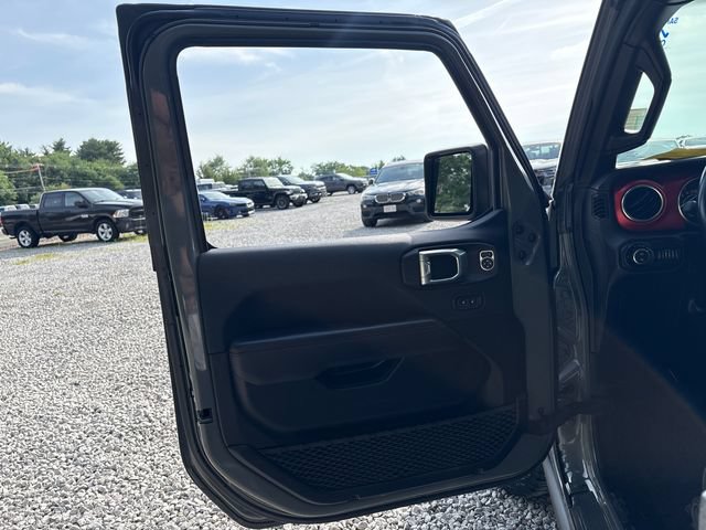 Used 2021 Jeep Gladiator Rubicon w/ Trailer Tow Package AWD/4WD image 15