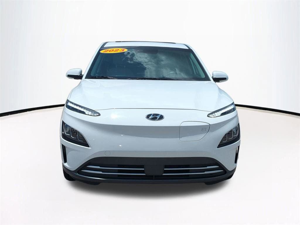 Used 2023 Hyundai Kona Limited w/ Cargo Package FWD image 3
