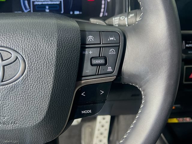 Used 2025 Toyota Camry SE FWD image 18