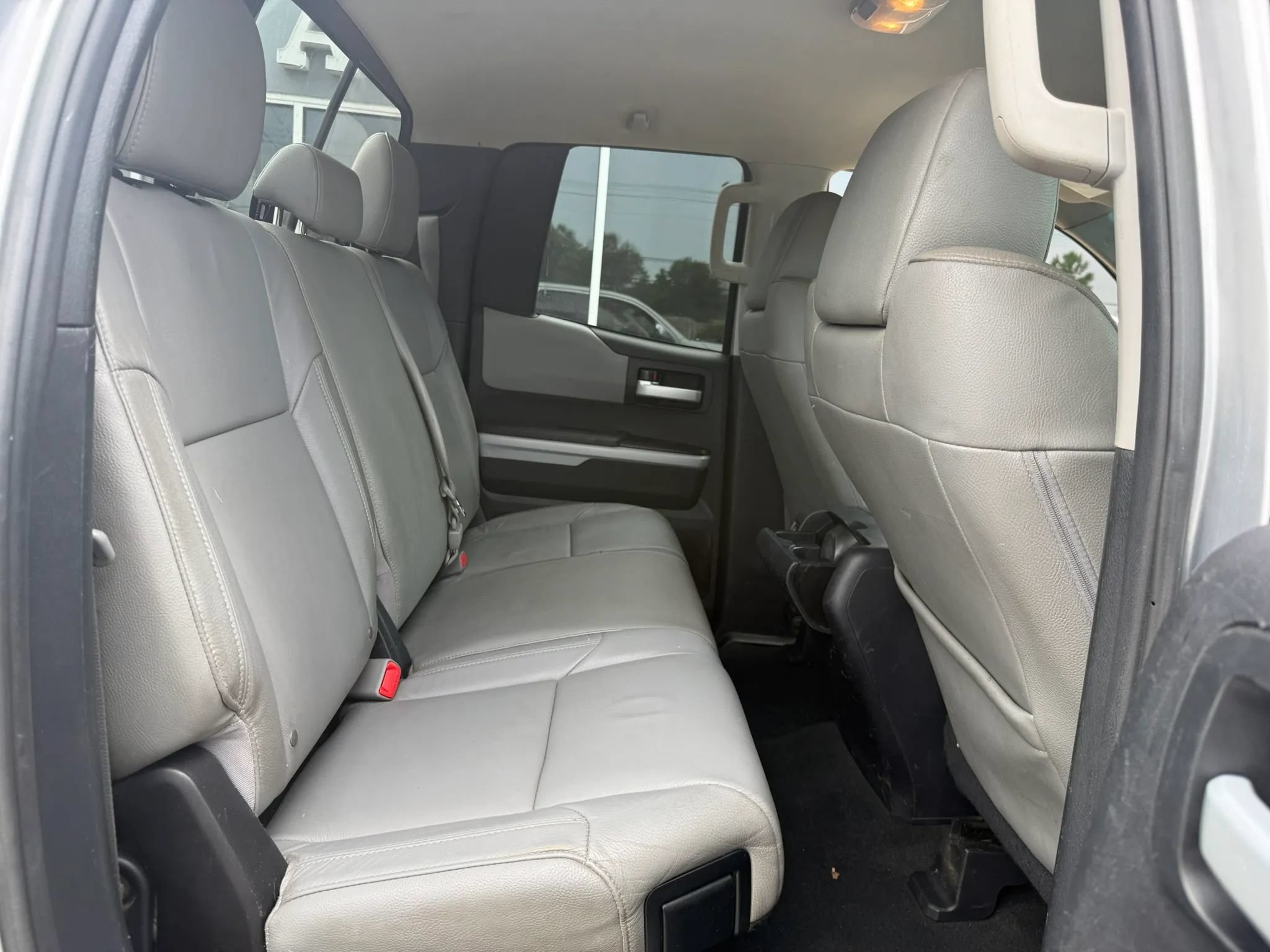 Used 2017 Toyota Tundra Limited w/ Limited Premium Package AWD/4WD image 16