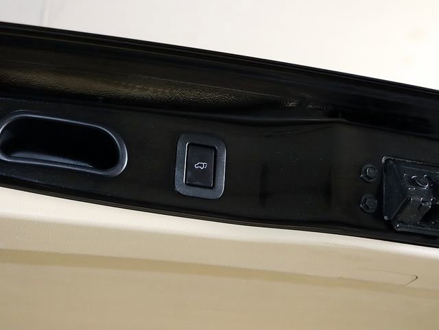 Used 2015 Toyota Highlander Limited image 32