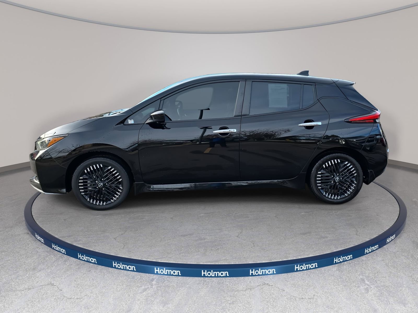Used 2023 Nissan Leaf SV Plus image 9