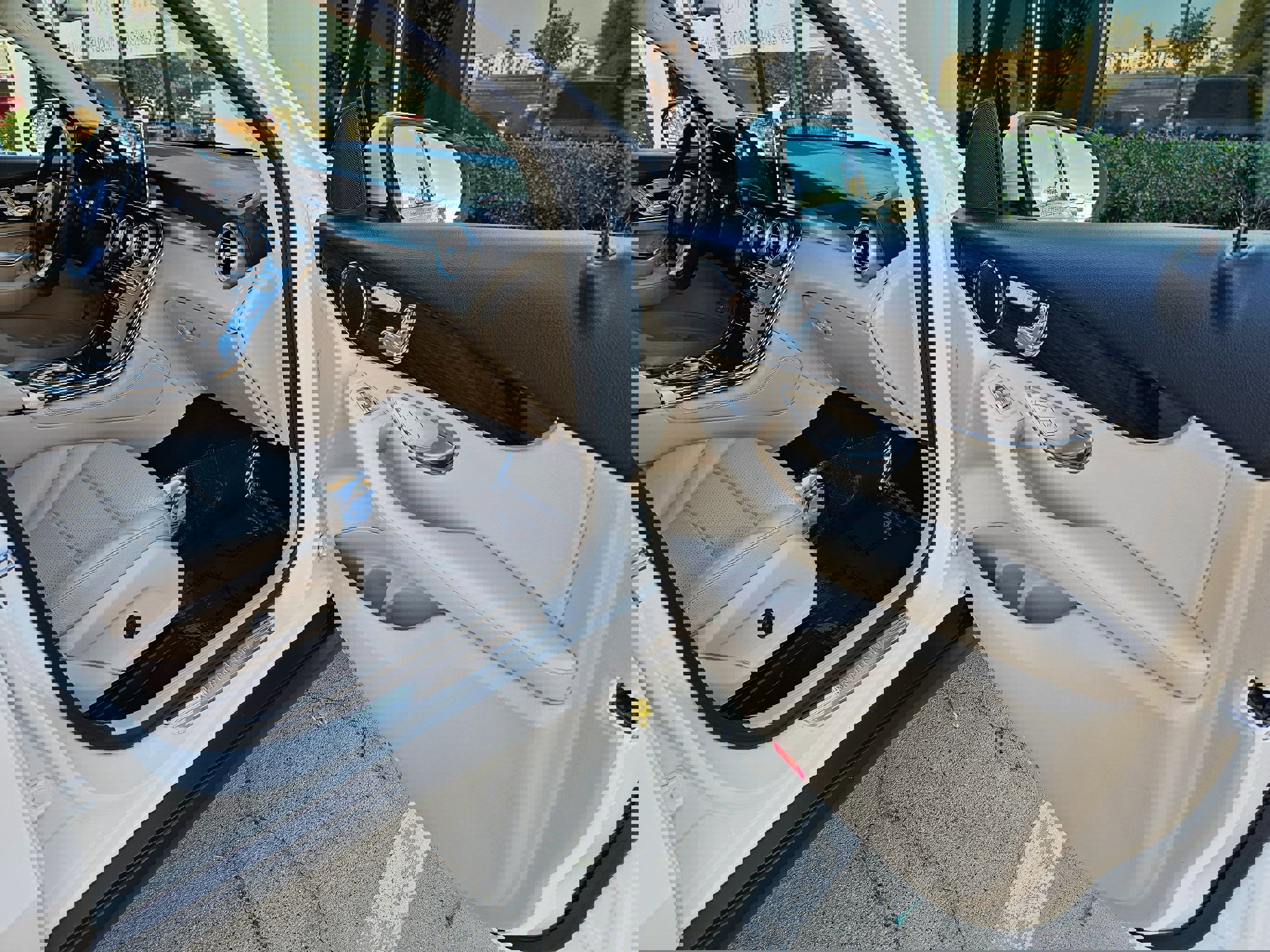 Used 2017 Mercedes-Benz GLC 300 4MATIC SUV image 32