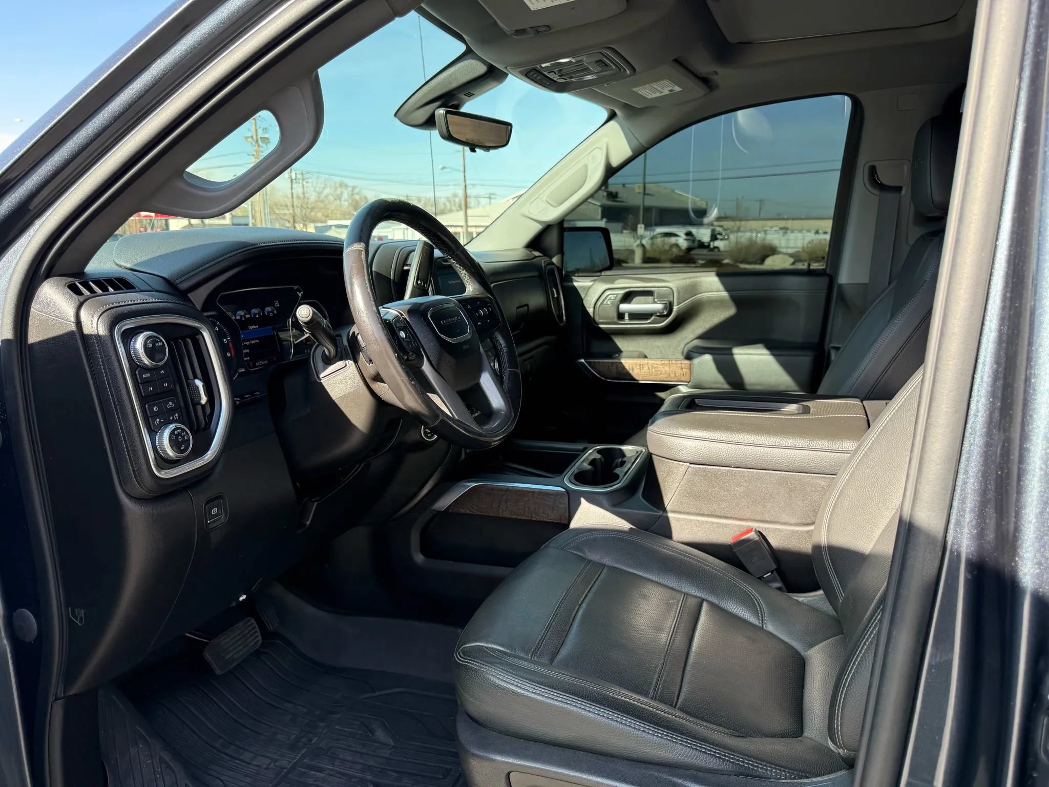 Used 2021 GMC Sierra 1500 Denali w/ Denali Ultimate Package AWD/4WD image 9