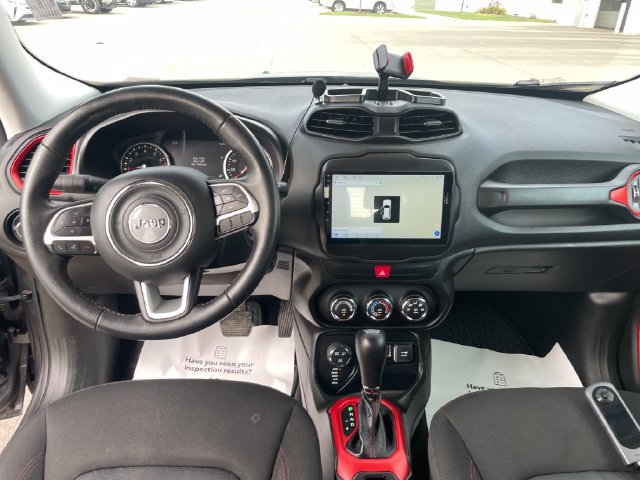Used 2017 Jeep Renegade Trailhawk AWD/4WD image 22