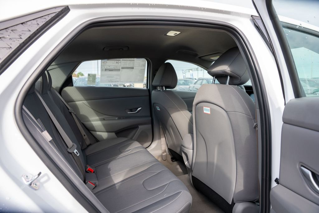 New 2025 Hyundai Elantra Sport image 14