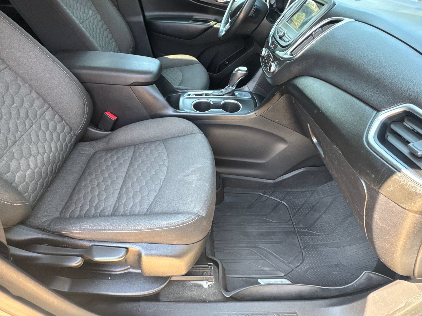Used 2019 Chevrolet Equinox LT FWD image 15