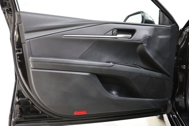 Used 2025 Toyota Camry SE FWD image 19
