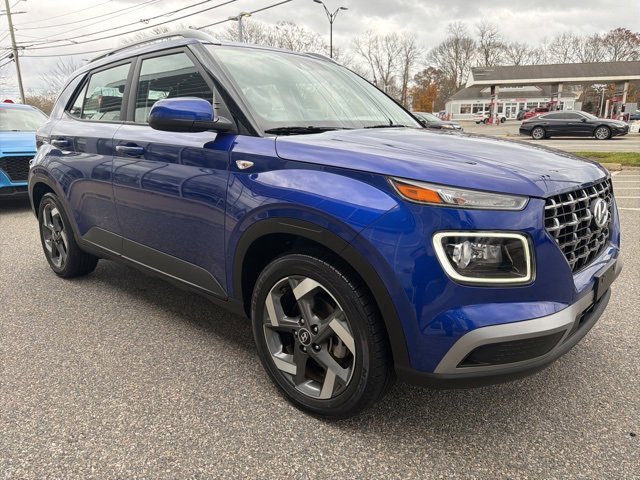 Certified 2022 Hyundai Venue Limited w/ Cargo Package image 4