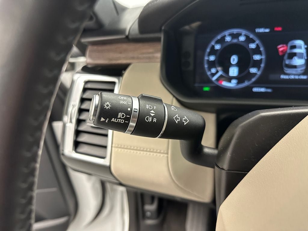 Used 2020 Land Rover Discovery HSE AWD/4WD image 17