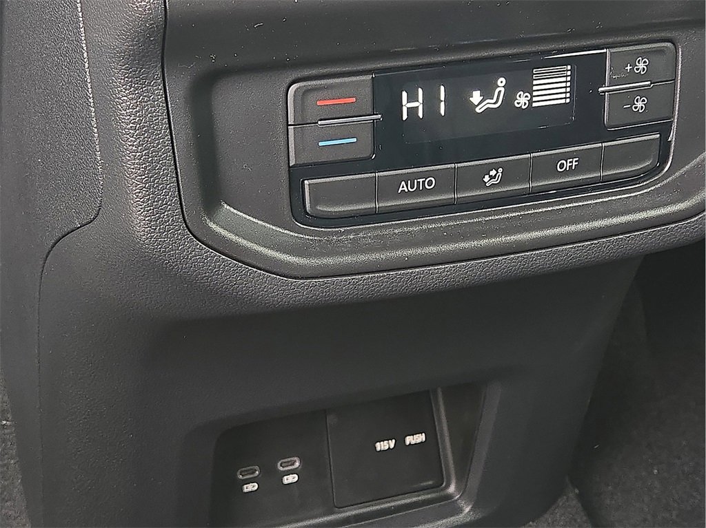 New 2026 Volkswagen Atlas SE image 11