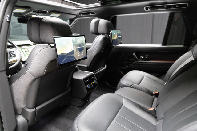 Used 2024 Land Rover Range Rover SV AWD/4WD image 52