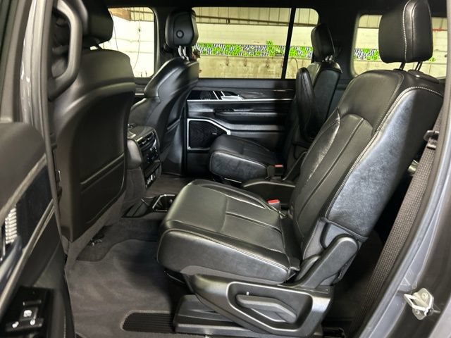 Used 2022 Jeep Wagoneer Series III w/ Premium Group I AWD/4WD image 20