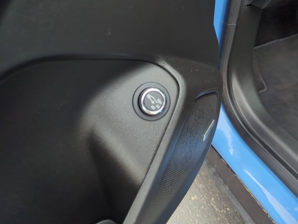 Certified 2023 Chevrolet TrailBlazer RS w/ Sun and Liftgate Package image 23