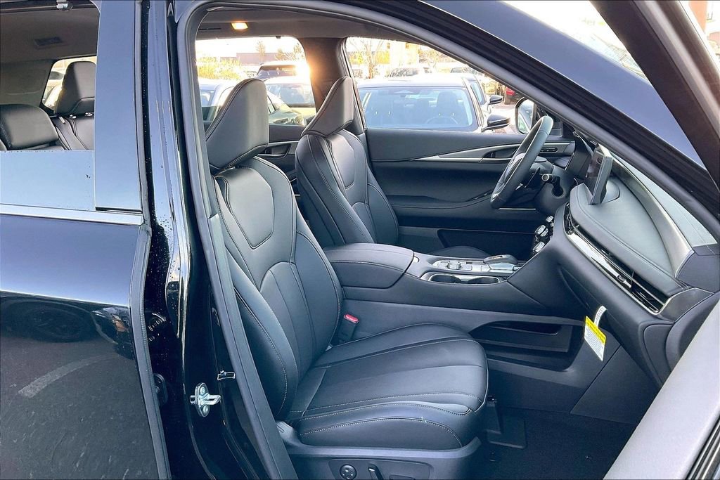 New 2026 INFINITI QX60 Luxe w/ Cargo Package FWD image 11