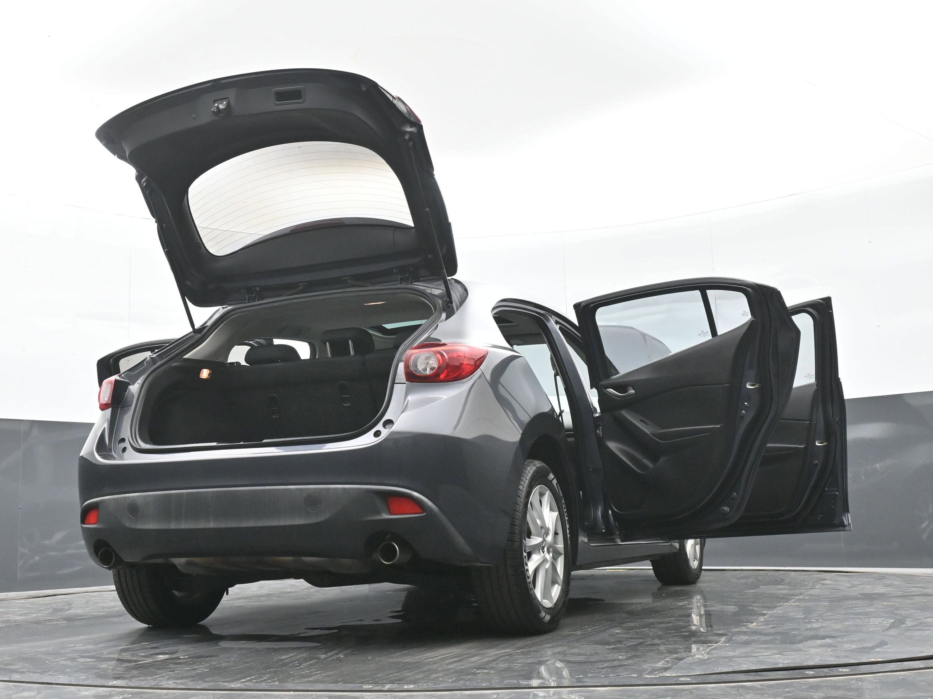 Used 2015 MAZDA MAZDA3 i Touring w/ Technology Package FWD image 49