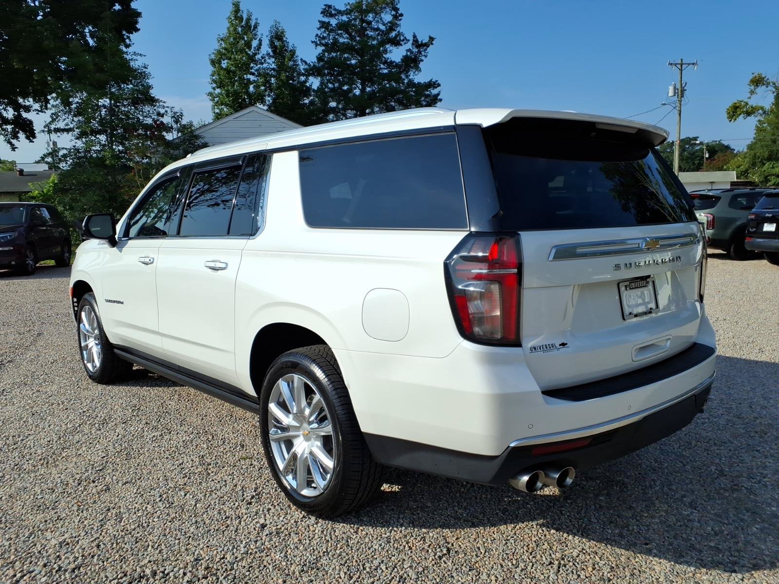 Used 2024 Chevrolet Suburban High Country w/ Premium Package AWD/4WD image 5