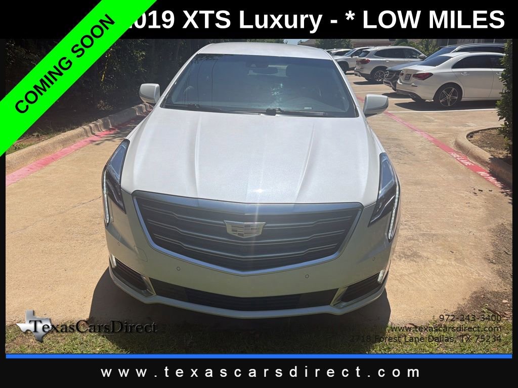 Used 2019 Cadillac XTS Luxury w/ Driver Awareness Package FWD image 2