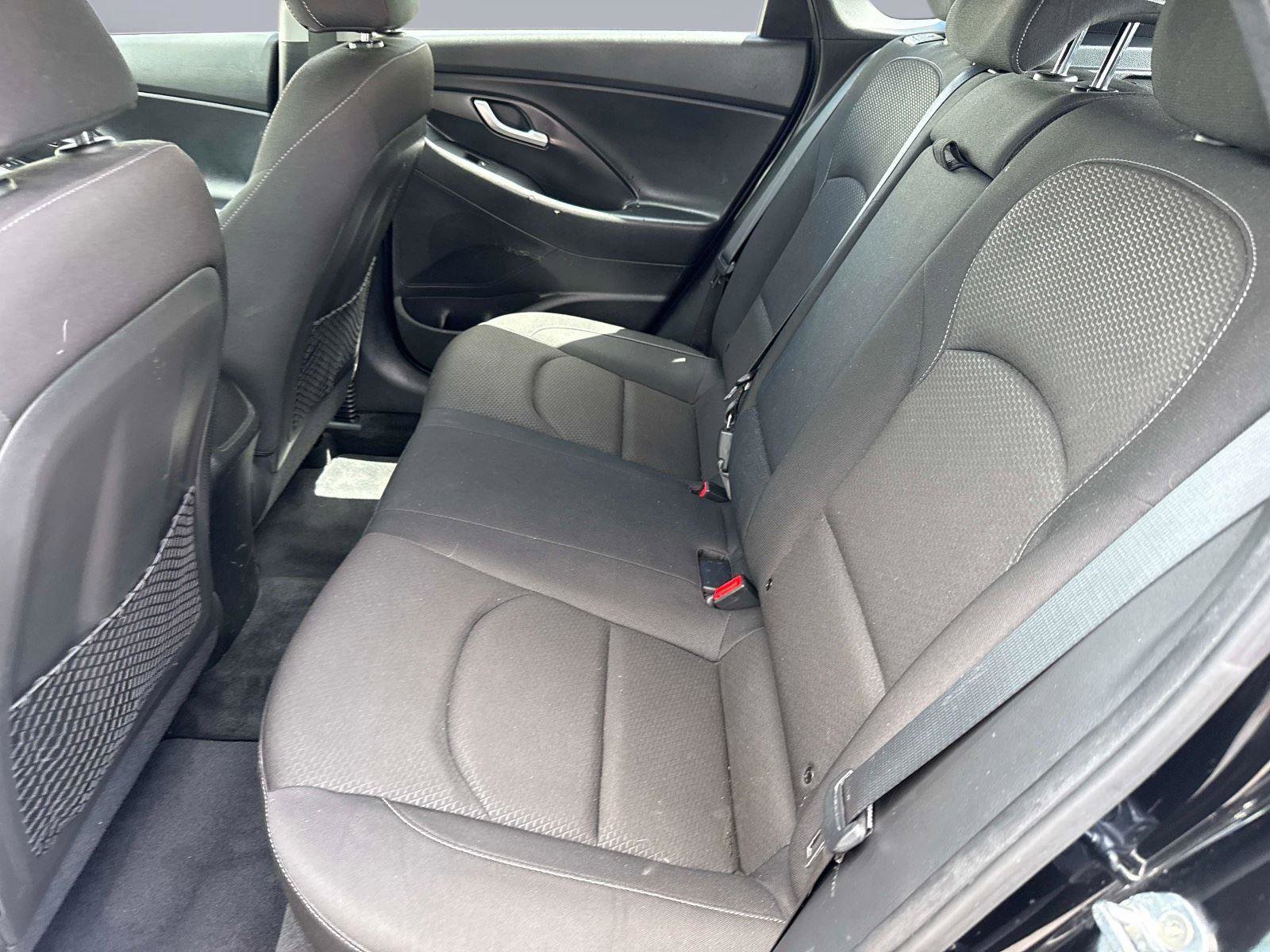 Used 2018 Hyundai Elantra GT FWD image 13