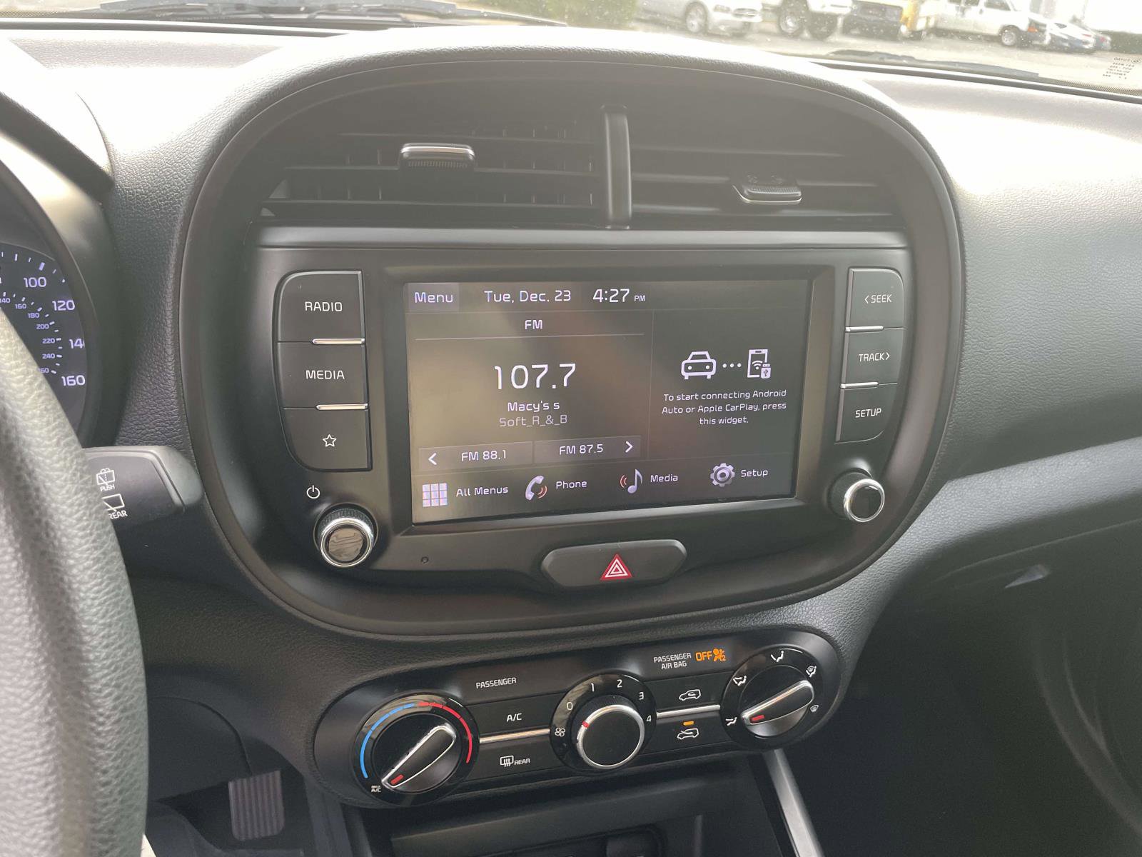 Used 2022 Kia Soul LX image 12