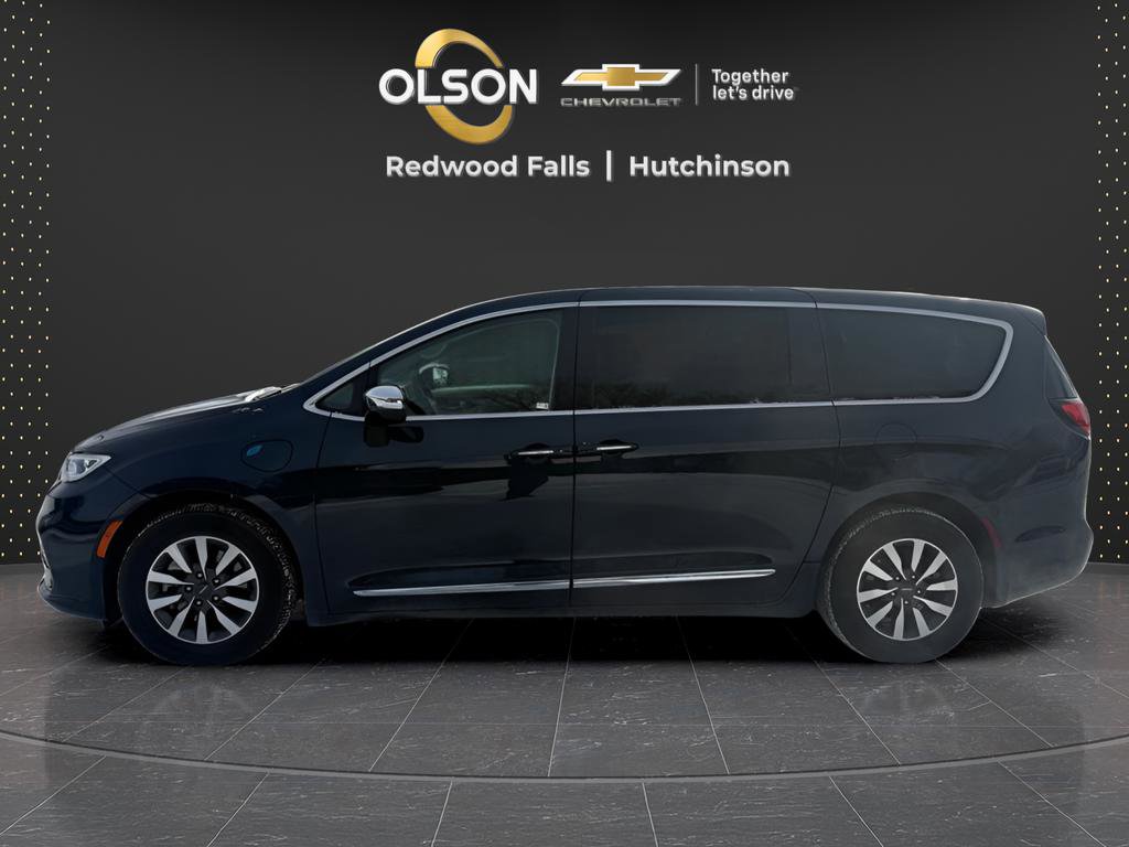 Used 2023 Chrysler Pacifica Limited image 2