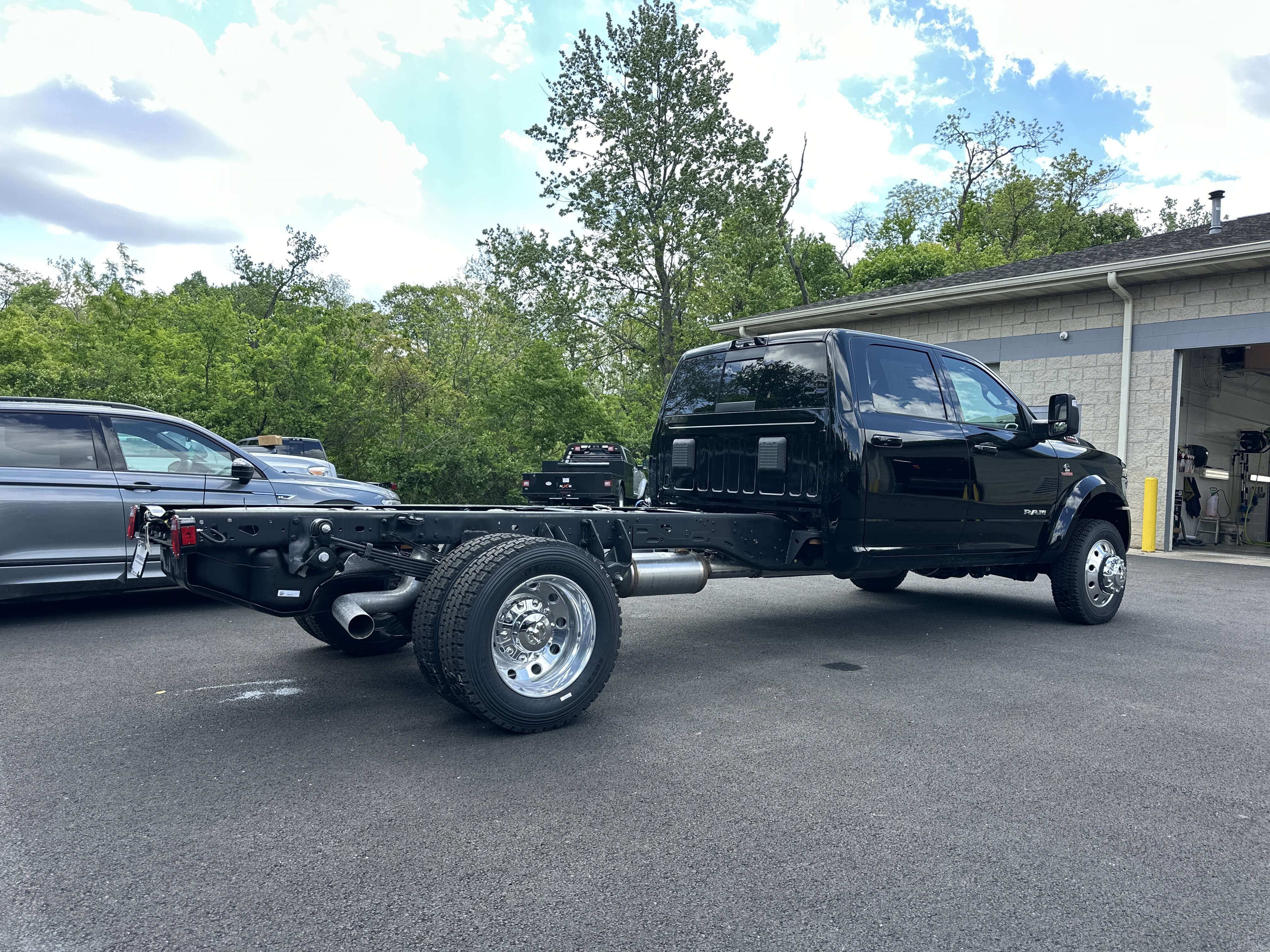 New 2026 RAM 5500 4x4 Crew Cab w/ Laramie Trim Package image 17