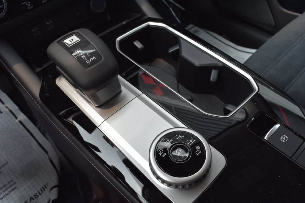 New 2026 Mitsubishi Outlander SE FWD image 19