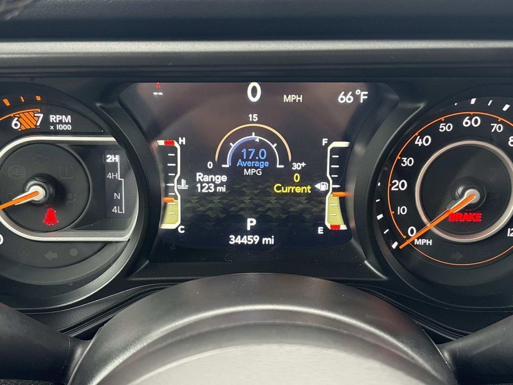 Used 2025 Jeep Wrangler Unlimited Rubicon AWD/4WD image 12