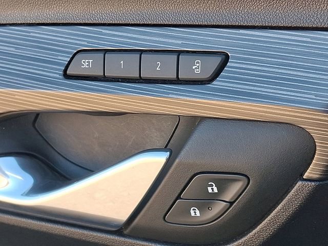 Used 2024 GMC Terrain SLT image 21