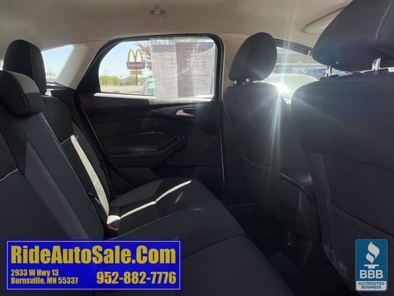 Used 2014 Ford Focus SE w/ SE Winter Package FWD image 16