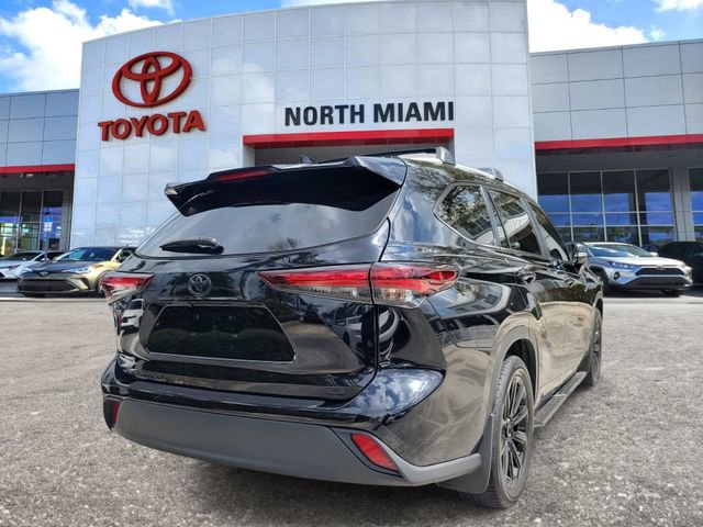 Used 2024 Toyota Highlander XLE image 4