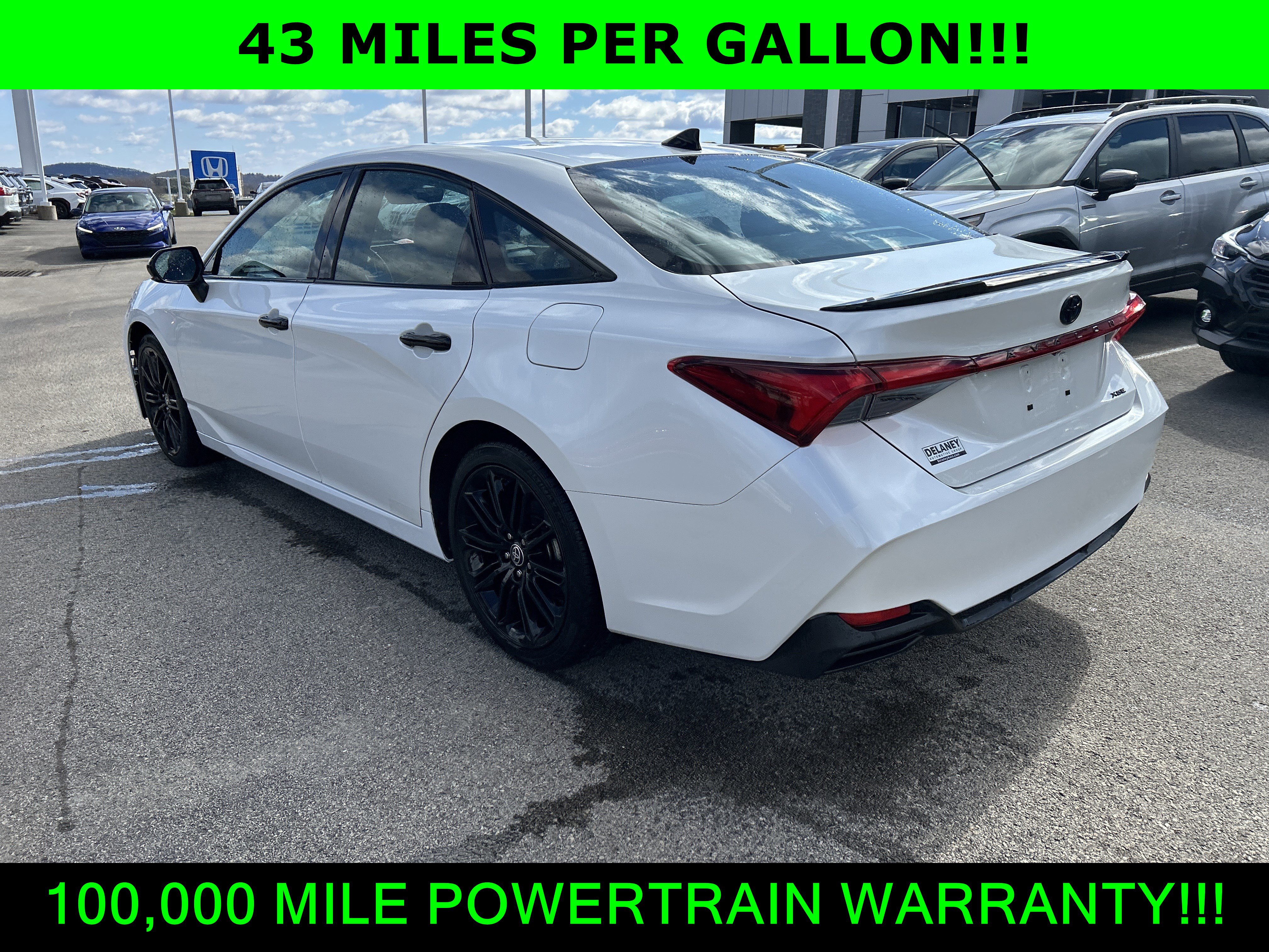 Used 2022 Toyota Avalon XSE image 16