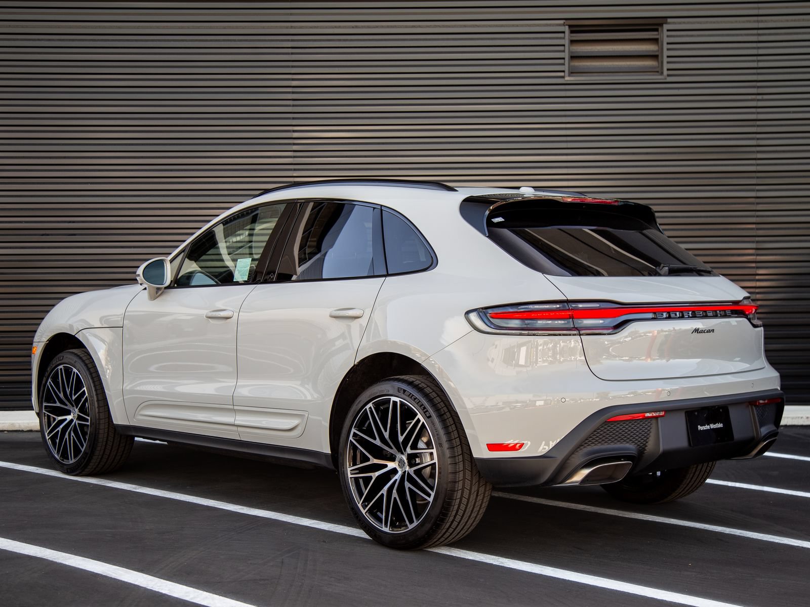 New 2026 Porsche Macan AWD/4WD image 3