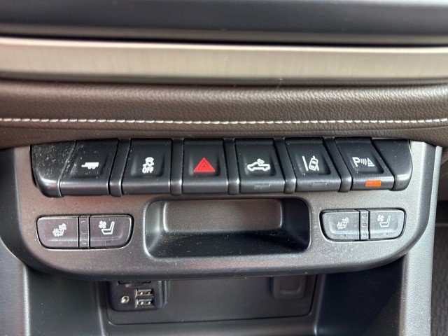 Used 2022 GMC Canyon Denali RWD image 21