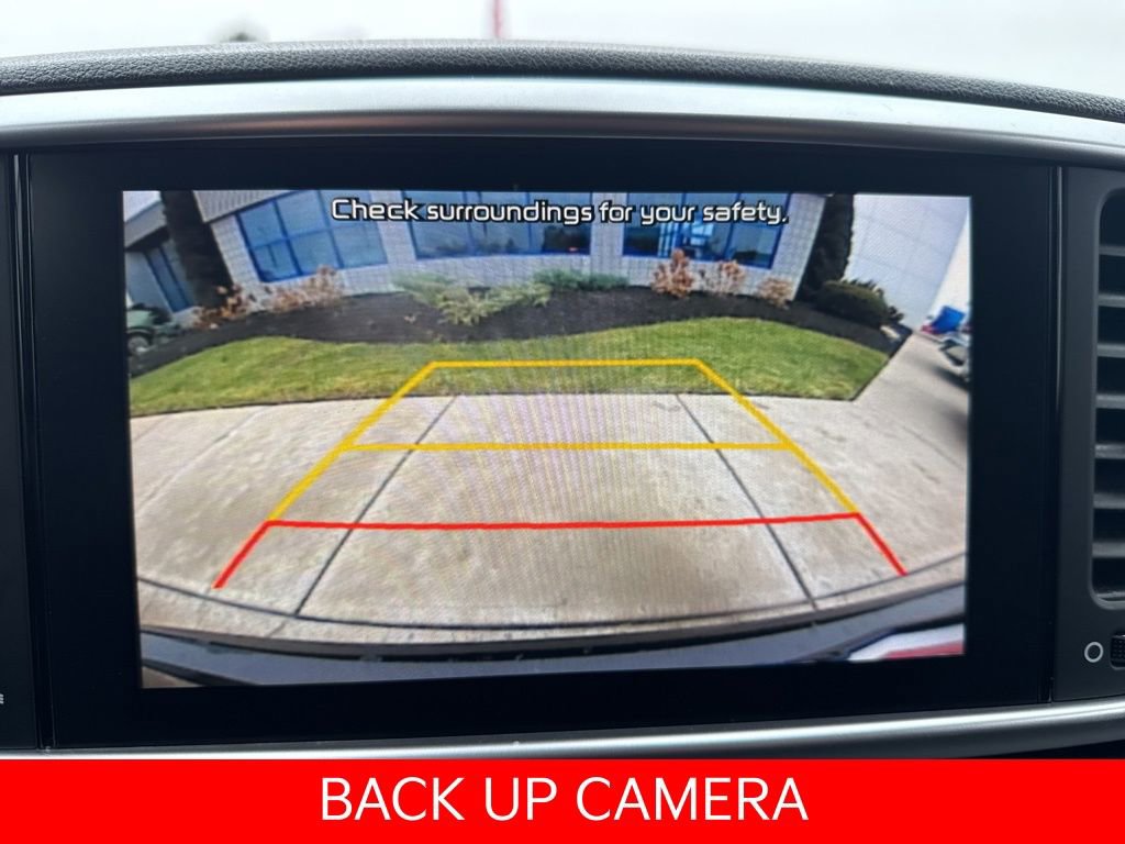 Used 2022 Kia Sportage LX image 3