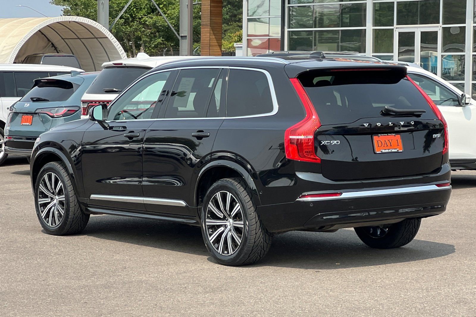 Used 2023 Volvo XC90 B5 Plus AWD/4WD image 7