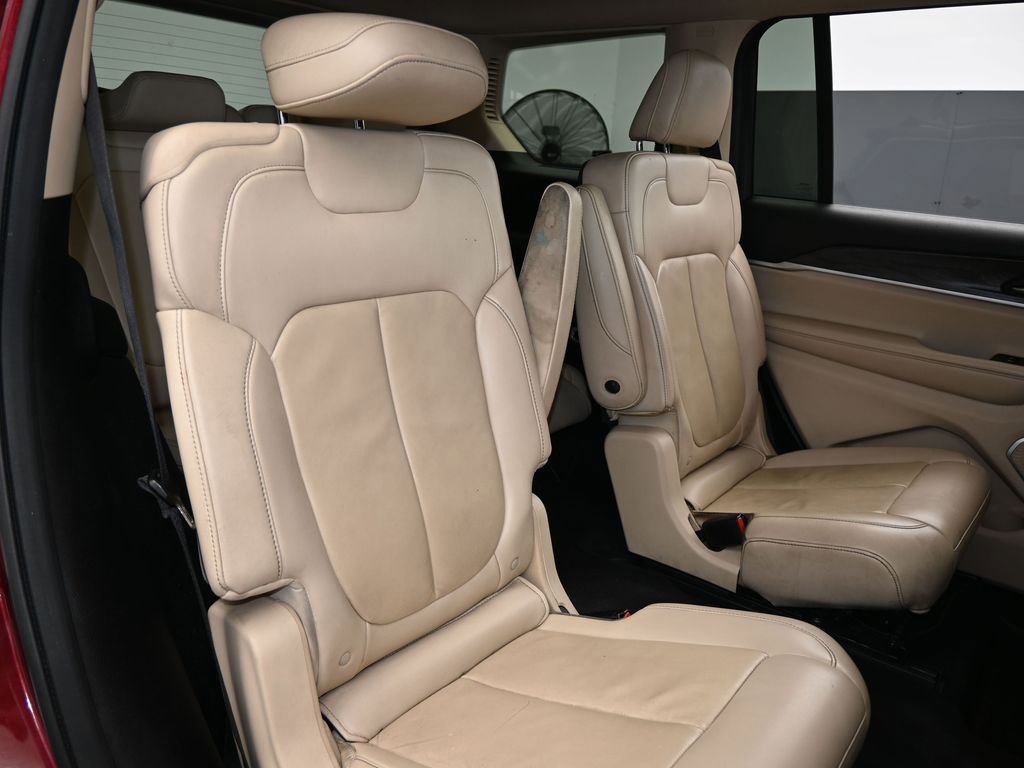 Used 2021 Jeep Grand Cherokee L Limited image 45