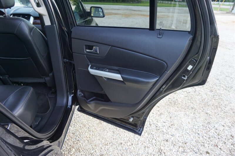 Used 2012 Ford Edge Limited w/ Driver Entry Pkg FWD image 29