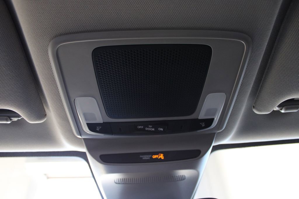 Certified 2025 Honda HR-V LX image 33