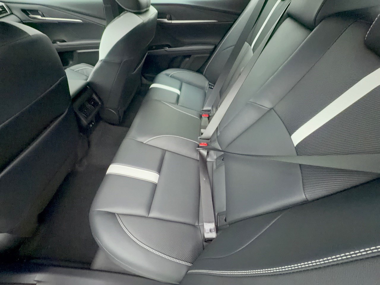 Used 2026 Toyota Camry SE FWD image 25